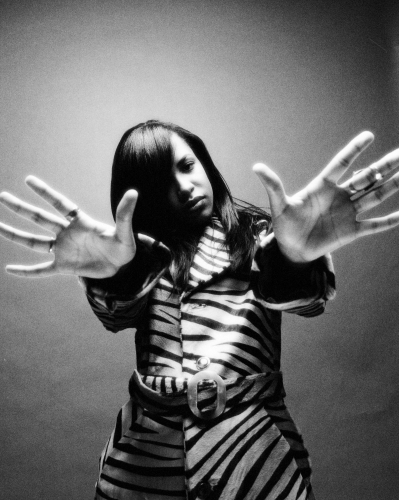 aaliyah-VLGJ_o_tn.jpg